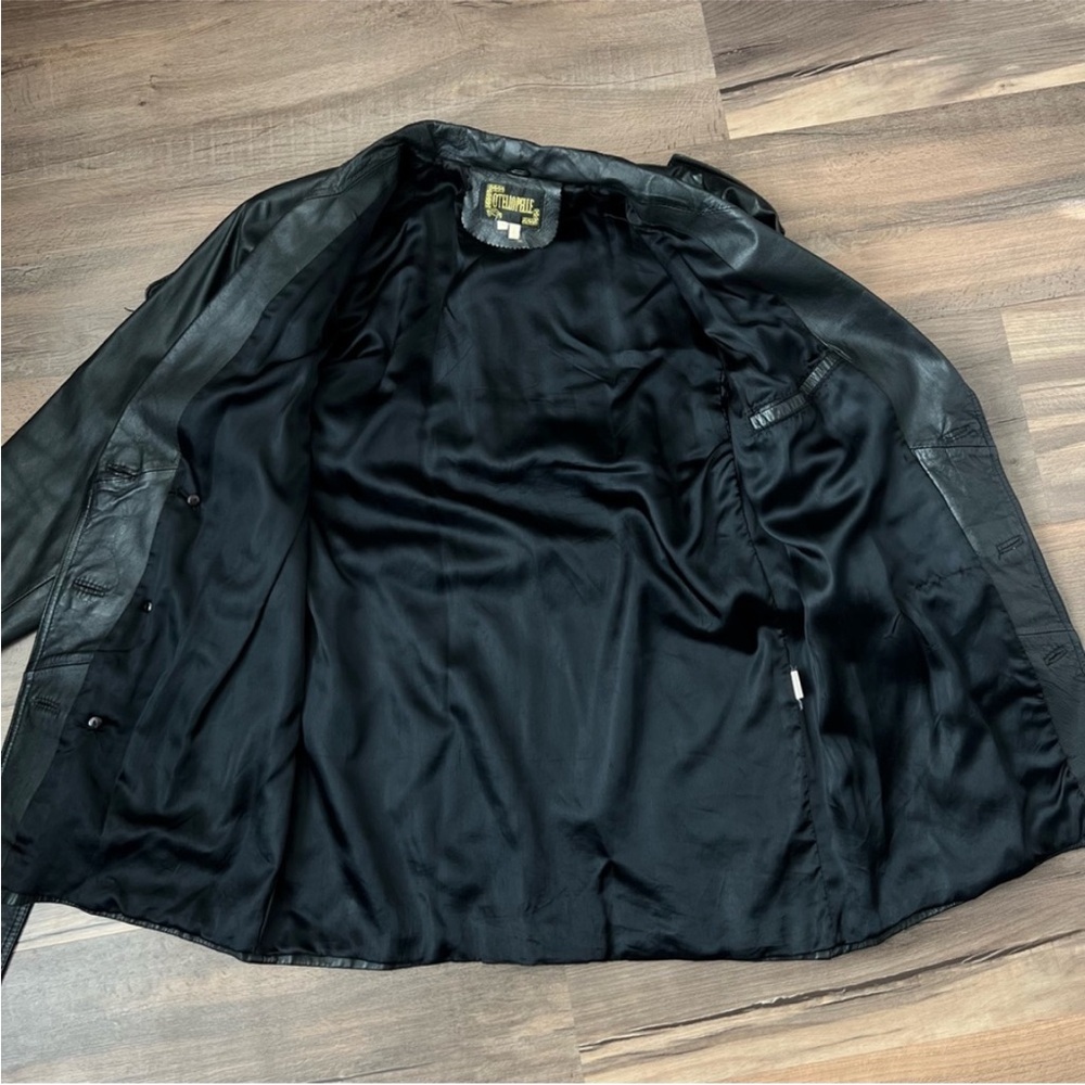 Vintage Black Leather Coat - Picture 13 of 16